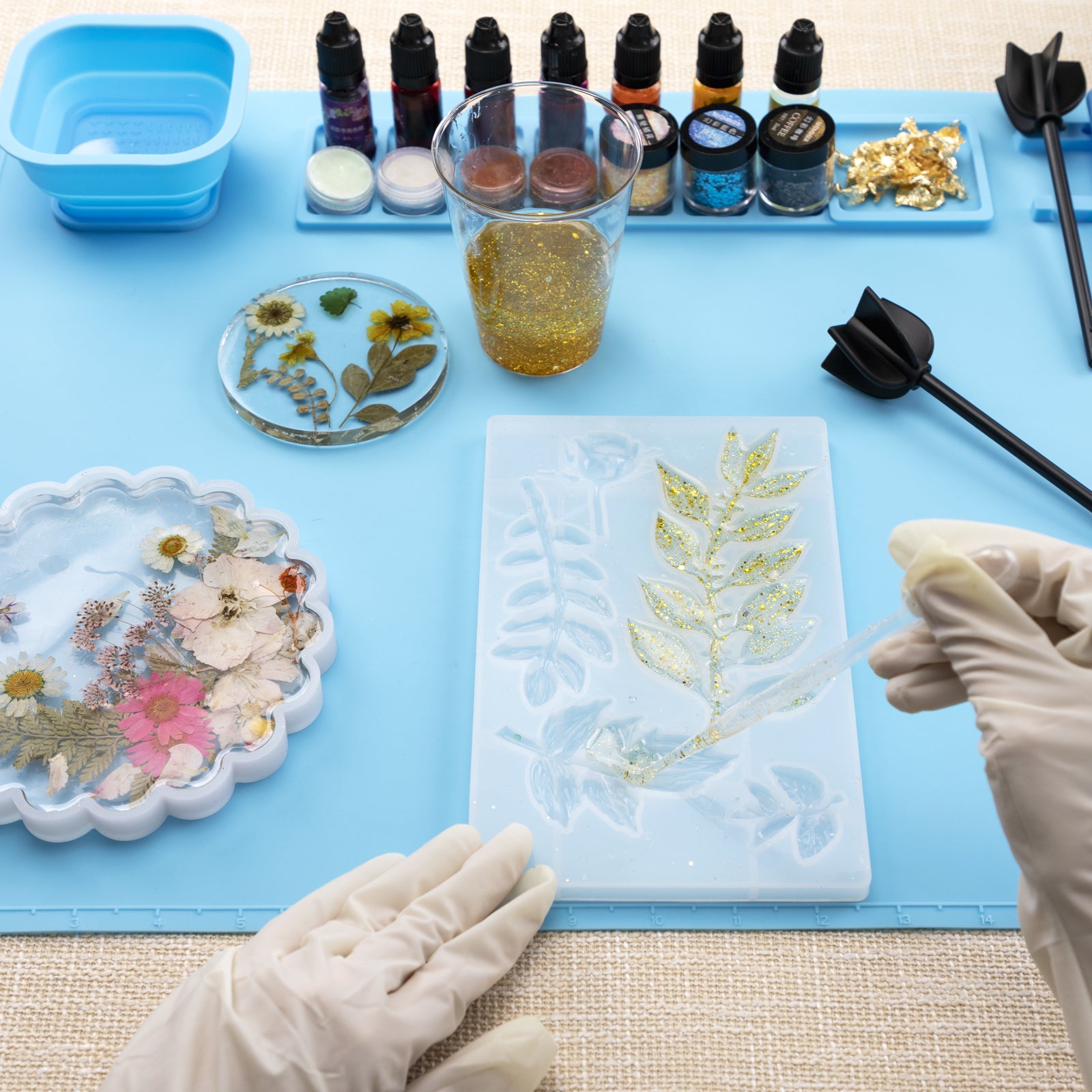 How to Create a Simple Art Piece with Epoxy Resin